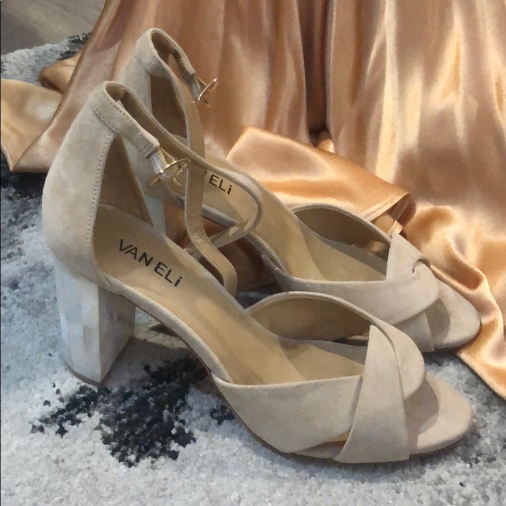 Vaneli nude suede heel w/ mother of pearl heel
